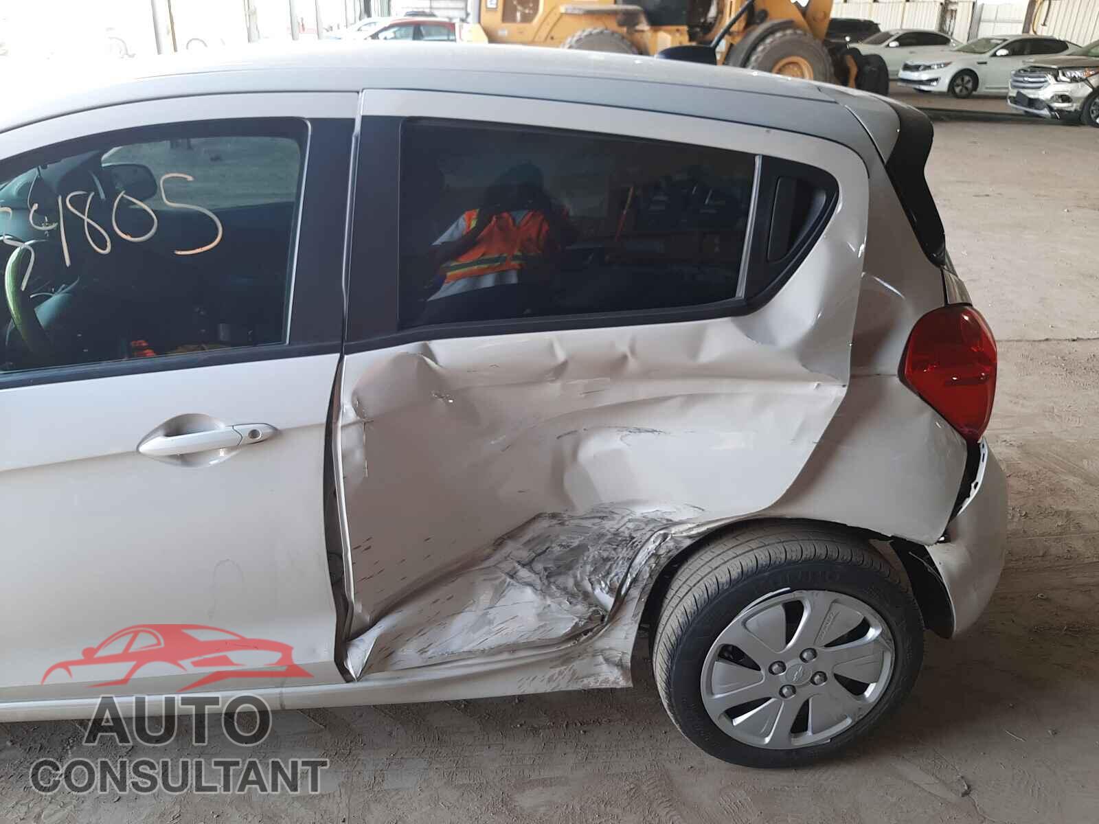 CHEVROLET SPARK 2018 - KL8CB6SA2JC449799