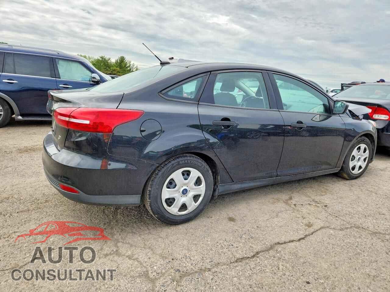 FORD FOCUS 2015 - 1FADP3E20FL297745