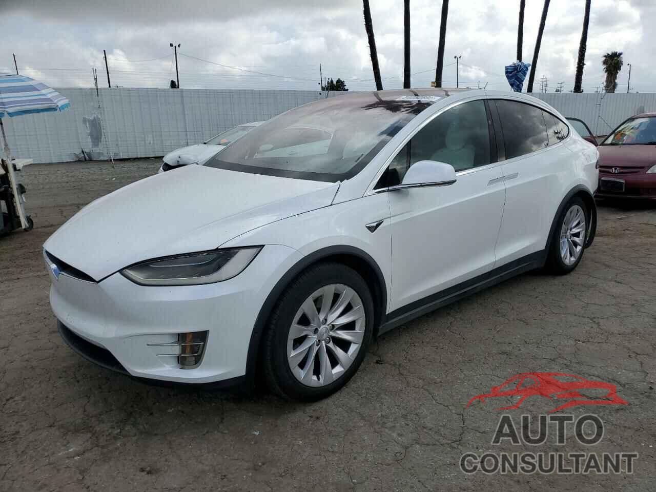 TESLA MODEL X 2017 - 5YJXCAE23HF067386