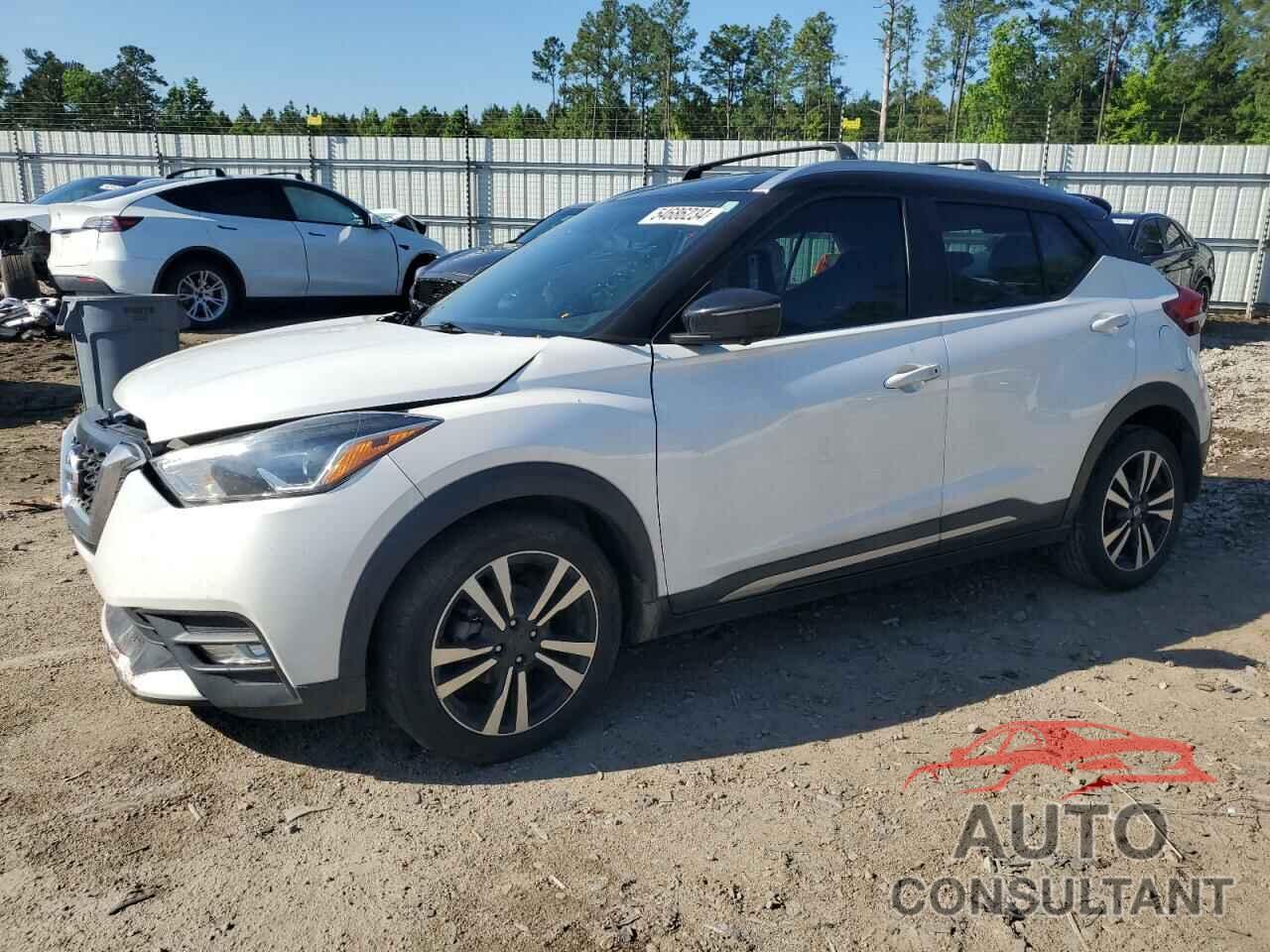 NISSAN KICKS 2018 - 3N1CP5CUXJL509525