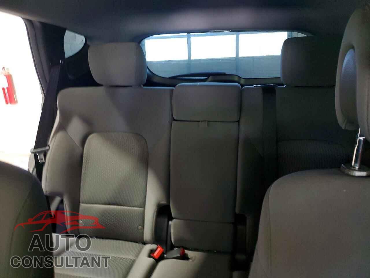HYUNDAI SANTA FE 2018 - 5NMZT3LB3JH103282