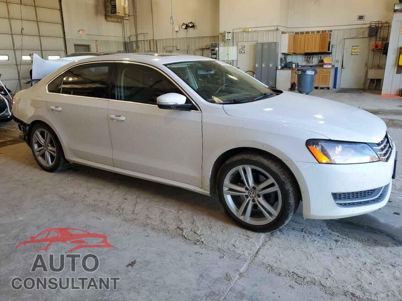 VOLKSWAGEN PASSAT 2014 - 1VWBN7A31EC018652