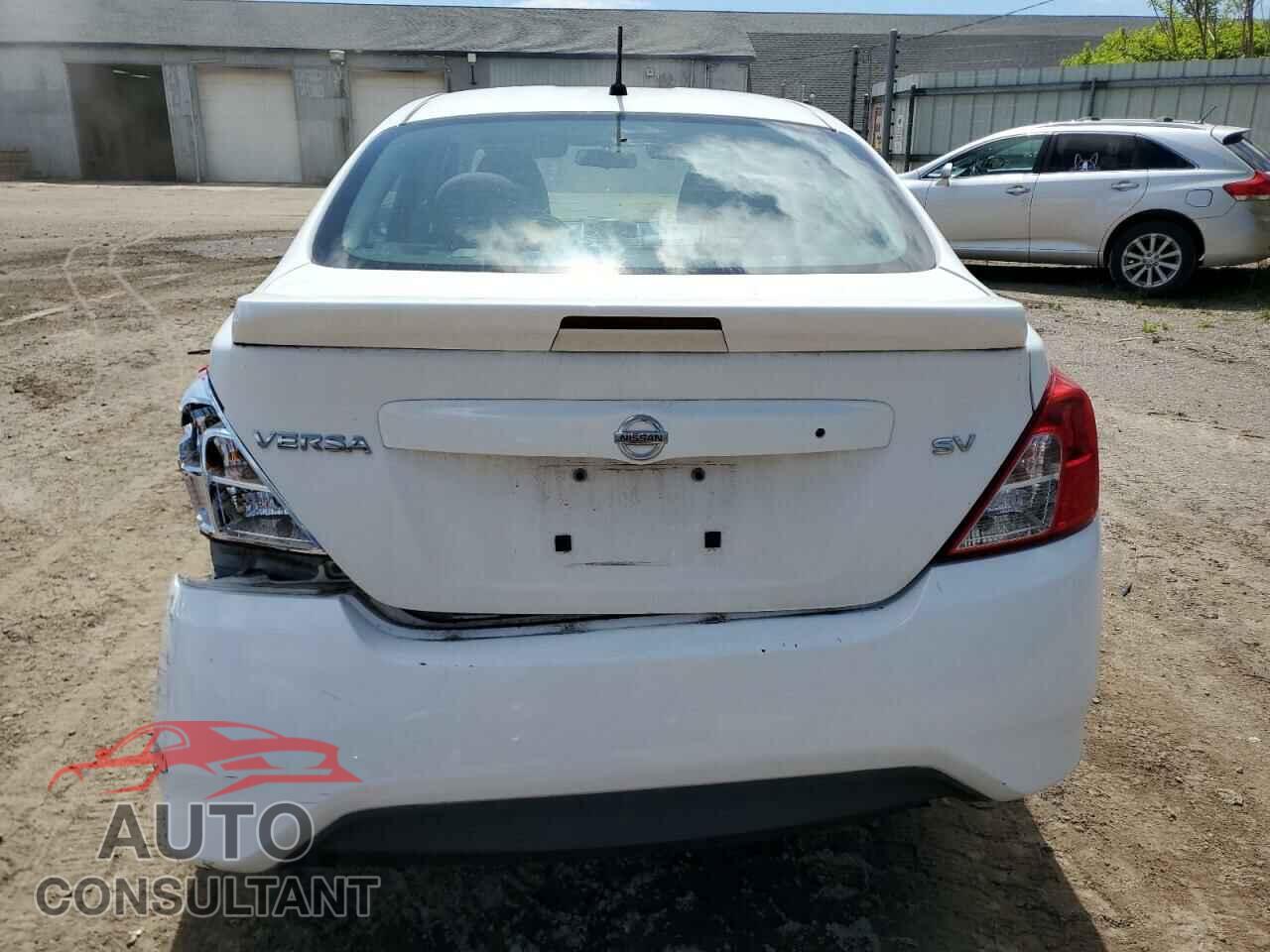 NISSAN VERSA 2017 - 3N1CN7AP3HL832484