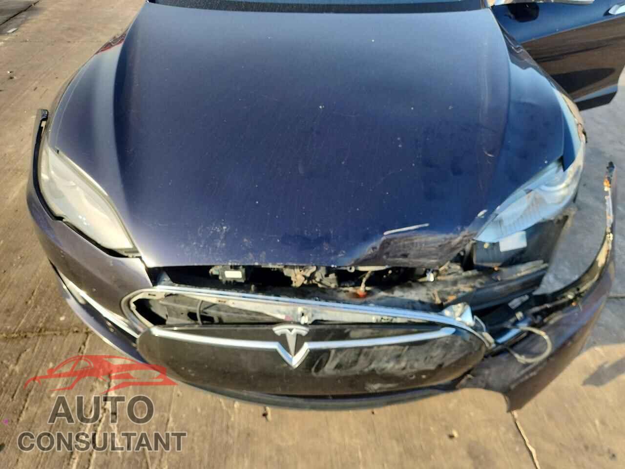 TESLA MODEL S 2013 - 5YJSA1DP2DFP27697