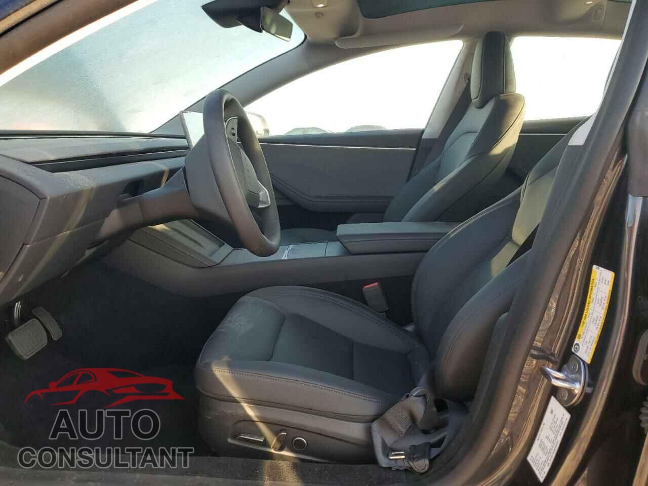 TESLA MODEL 3 2025 - 5YJ3E1EA5SF929501