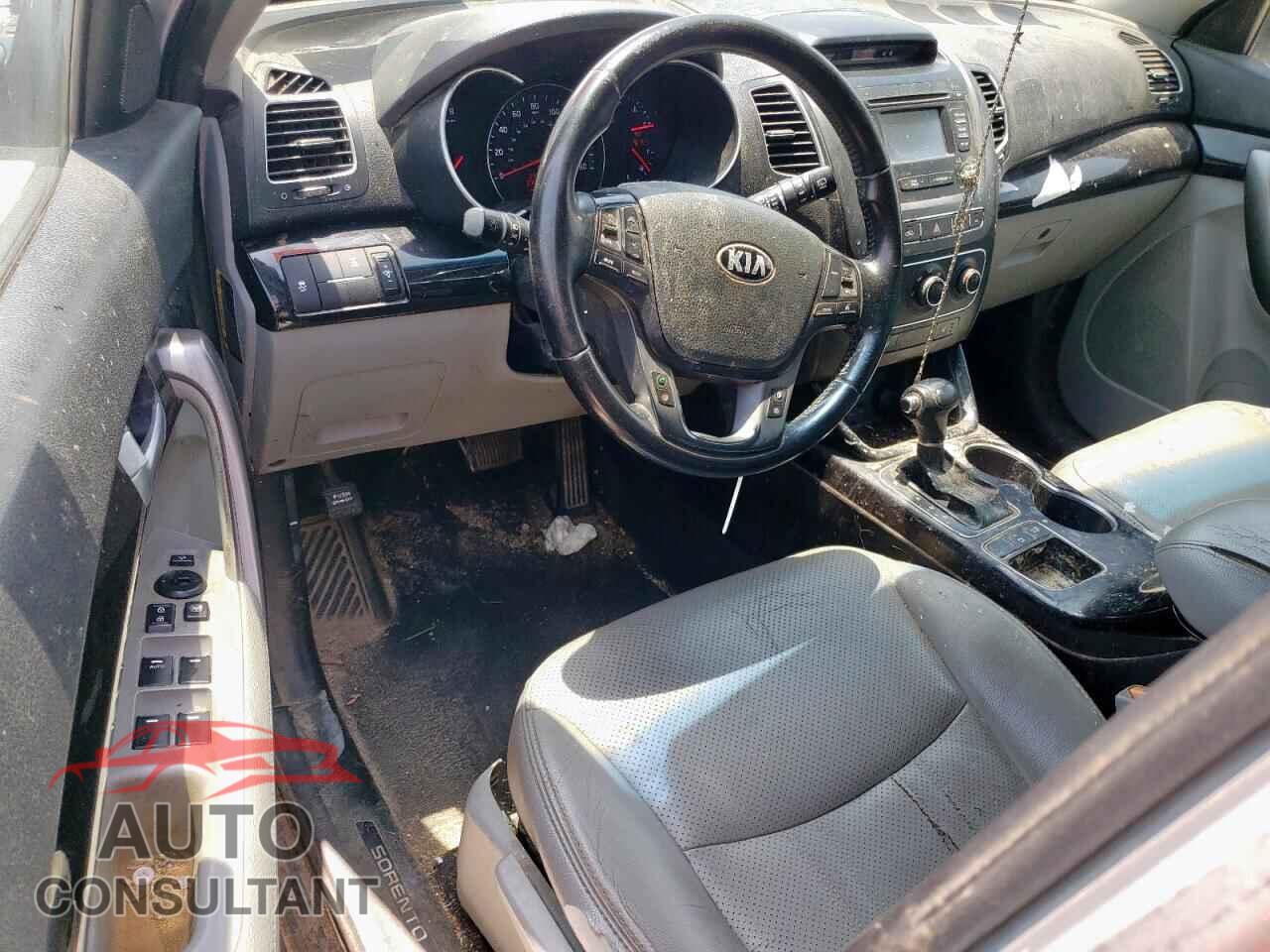 KIA SORENTO 2015 - 5XYKTCA67FG624420