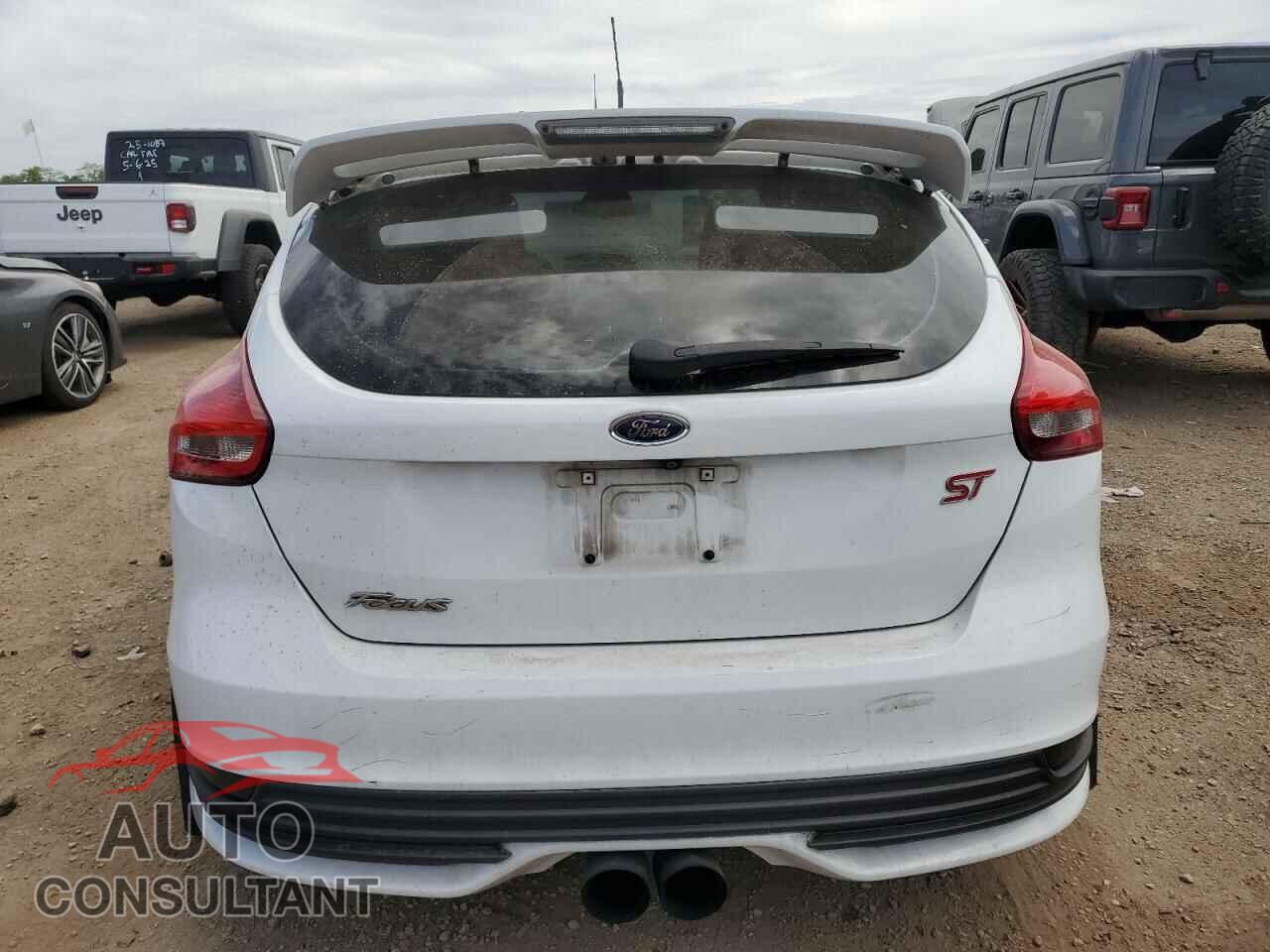 FORD FOCUS 2015 - 1FADP3L98FL333584
