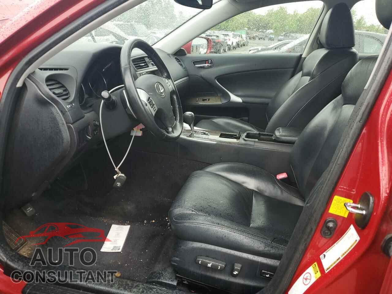 LEXUS IS 2011 - JTHCF5C28B5050381