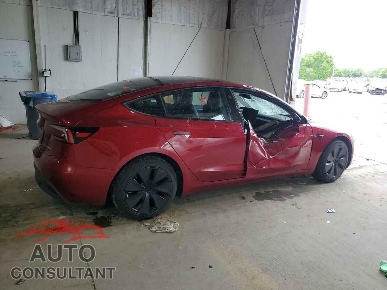 TESLA MODEL 3 2024 - 5YJ3E1EB3RF818657