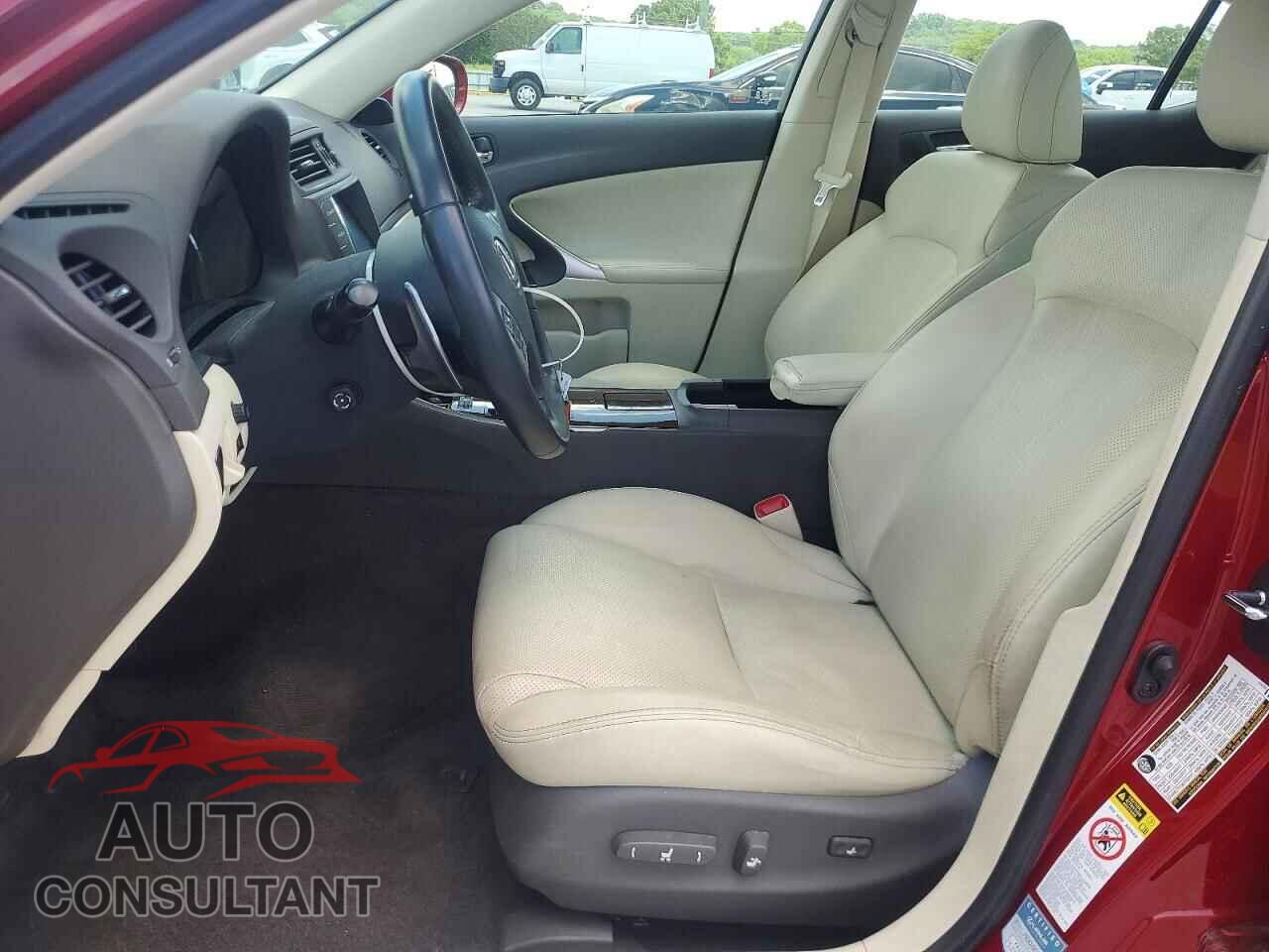 LEXUS IS 2011 - JTHCE5C23B5000975