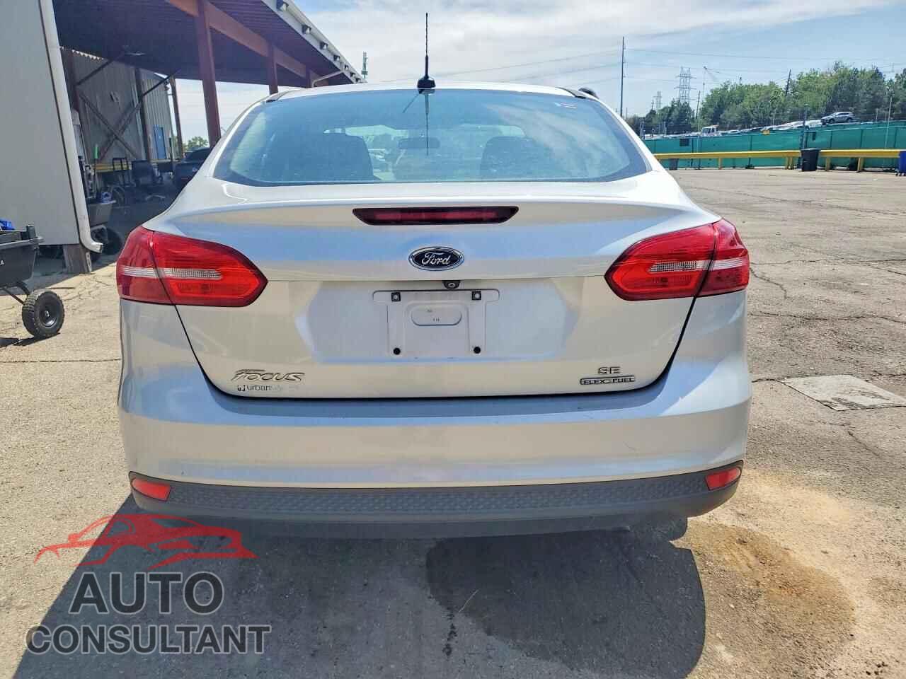 FORD FOCUS 2015 - 1FADP3F29FL205613