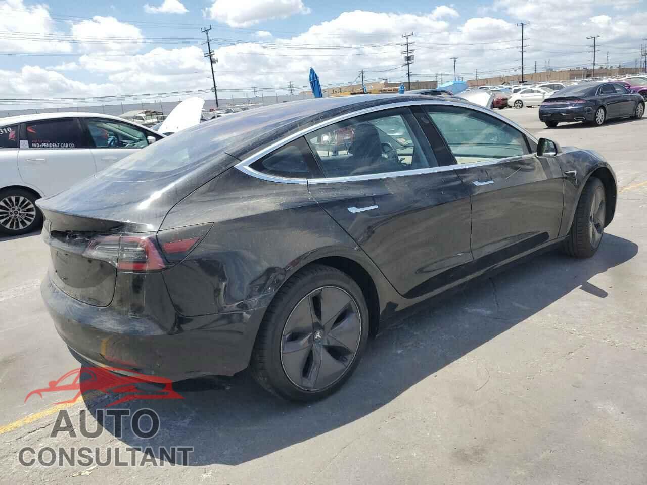 TESLA MODEL 3 2018 - 5YJ3E1EA9JF008431