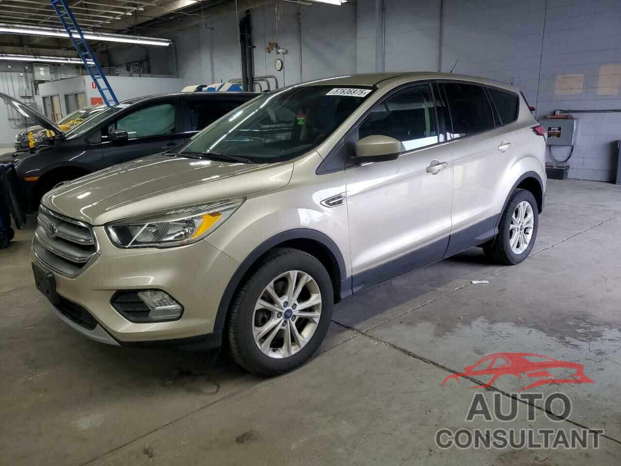 FORD ESCAPE 2017 - 1FMCU9GD1HUC74225