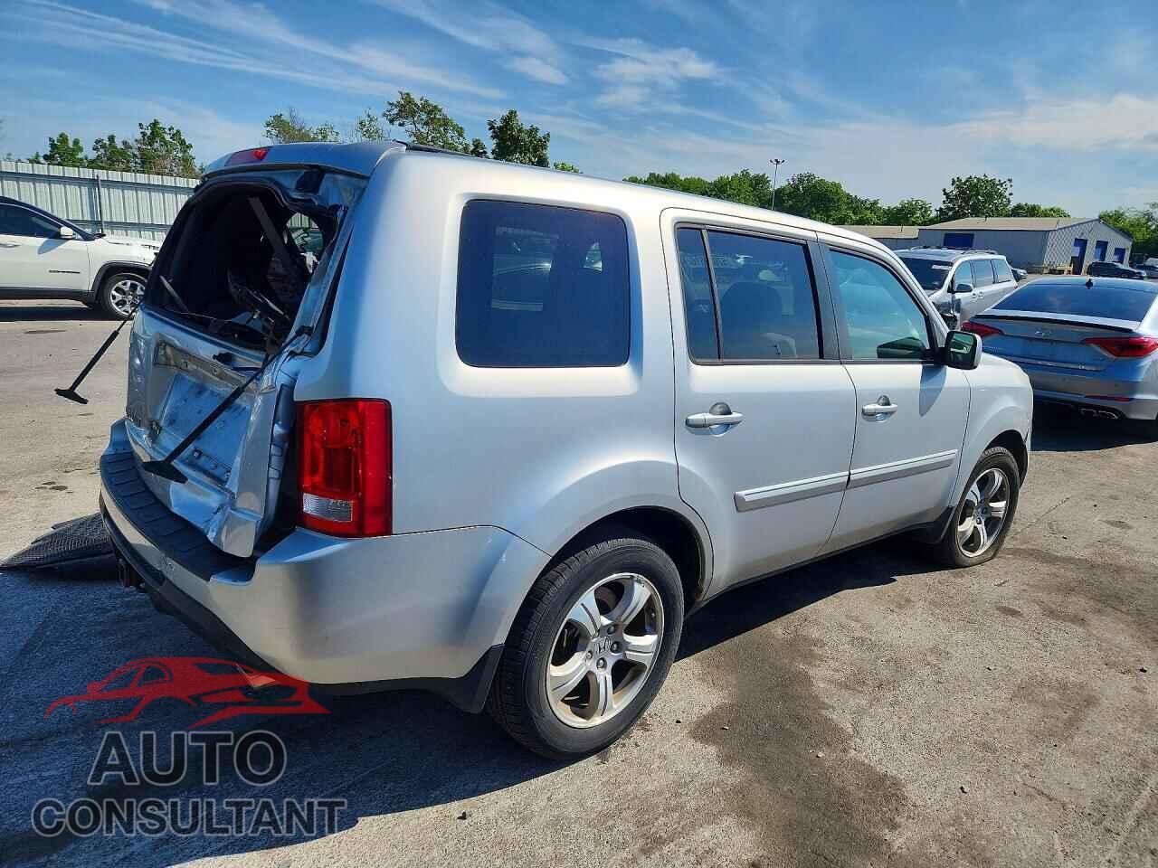 HONDA PILOT 2013 - 5FNYF4H41DB041910