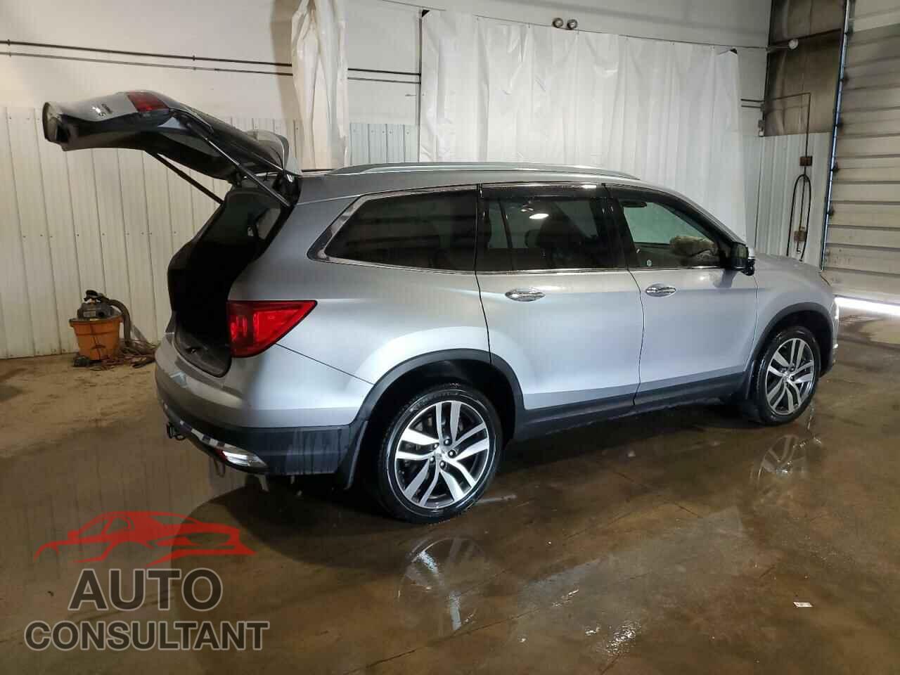 HONDA PILOT 2017 - 5FNYF6H90HB062339