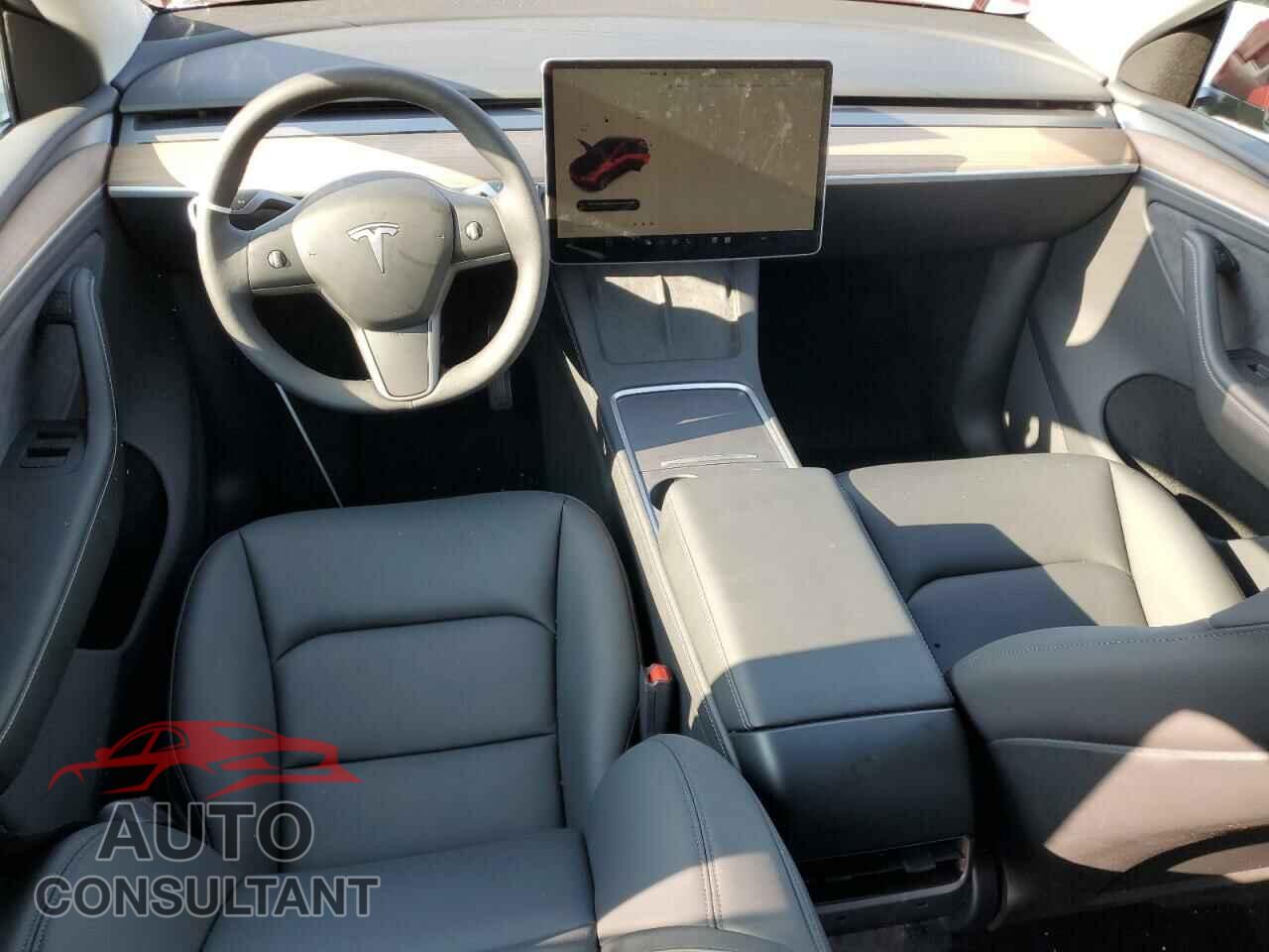 TESLA MODEL Y 2024 - 7SAYGDEE0RA277577