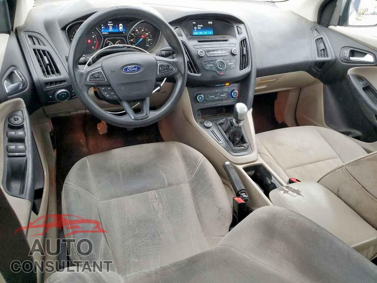 FORD FOCUS 2015 - 1FADP3K20FL238134