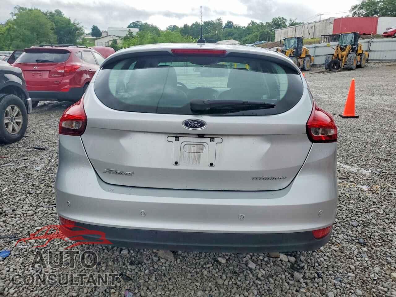 FORD FOCUS 2017 - 1FADP3N27HL307108