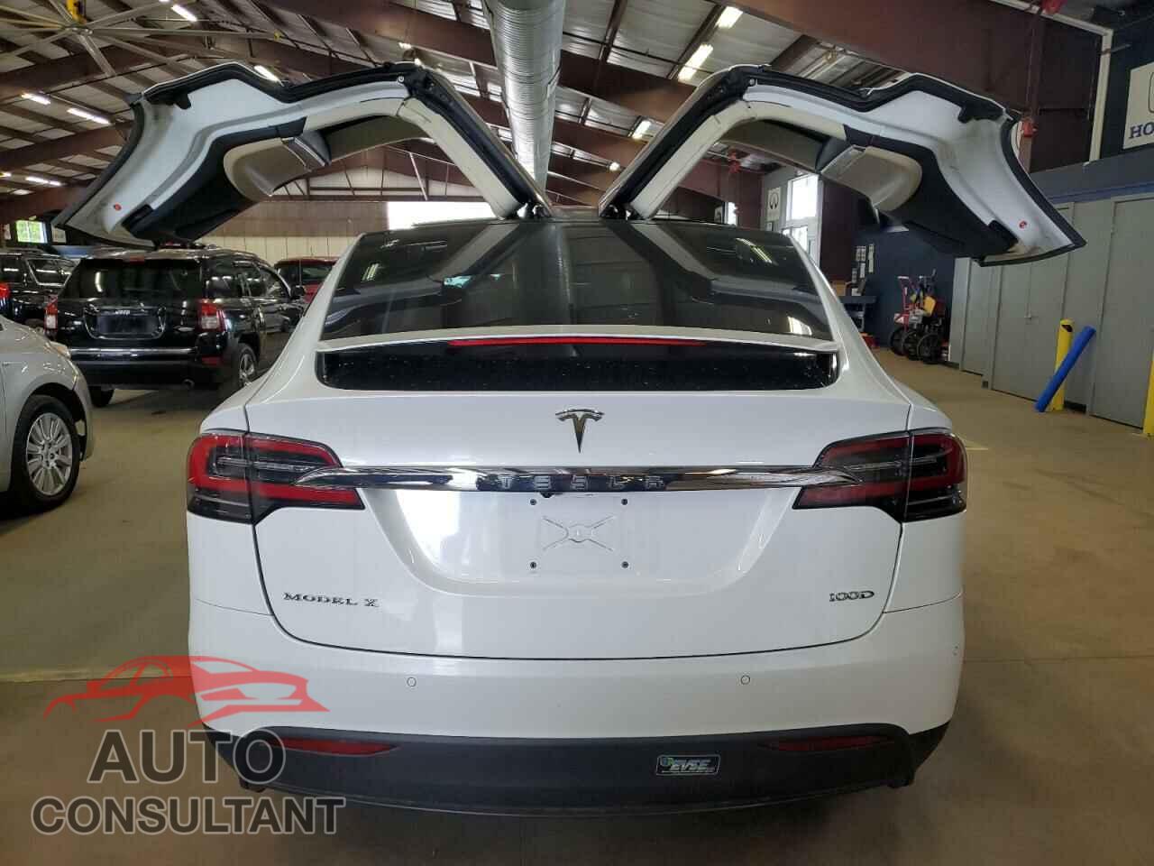 TESLA MODEL X 2017 - 5YJXCDE22HF042481