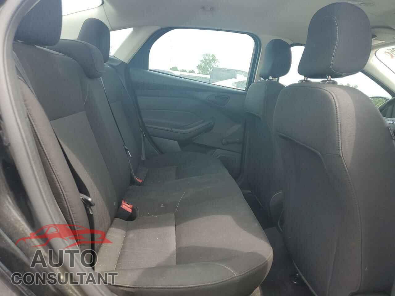 FORD FOCUS 2017 - 1FADP3E29HL326940