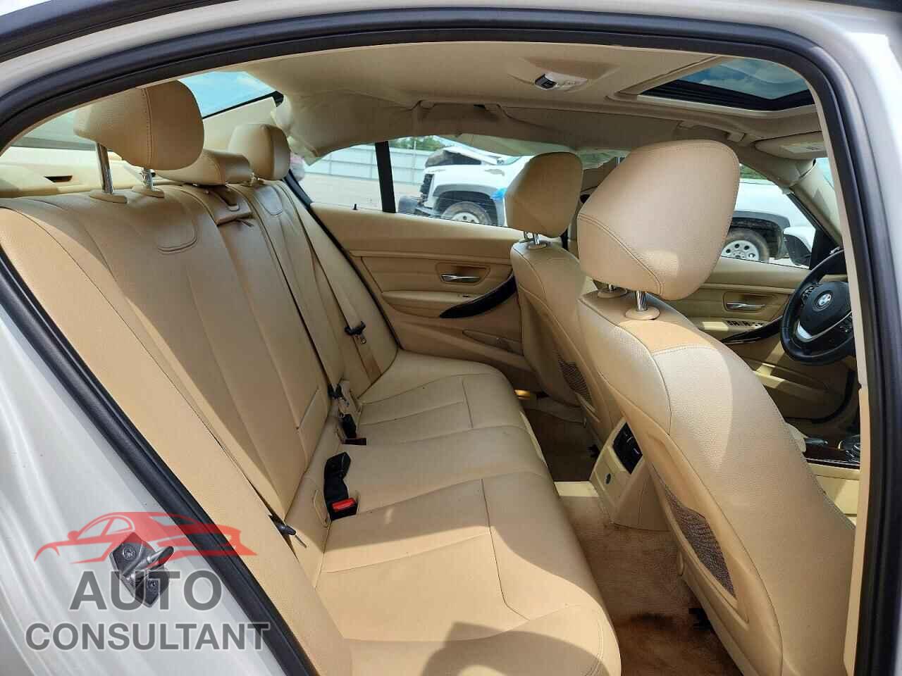 BMW 3 SERIES 2015 - WBA3A5C51FF610166