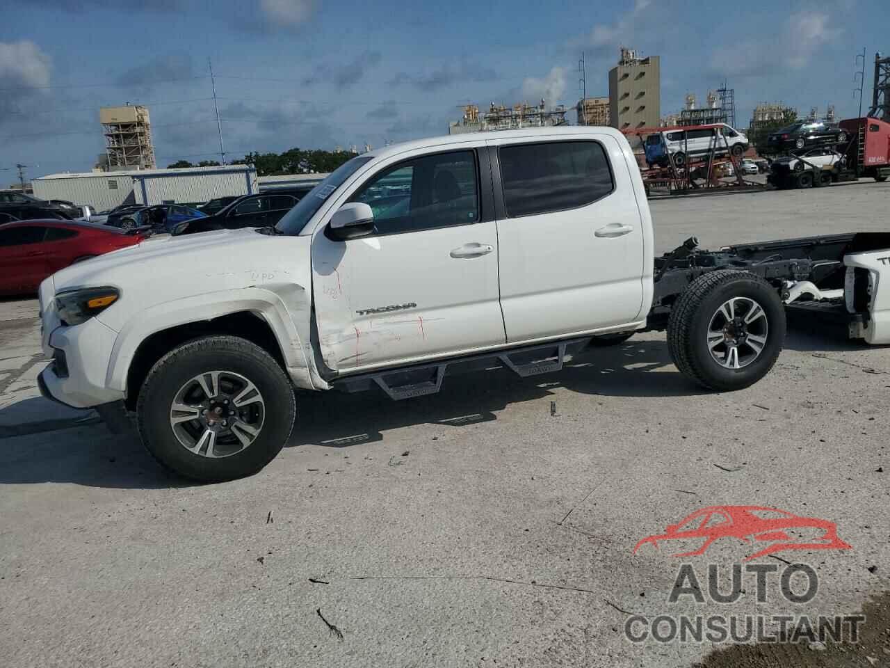 TOYOTA TACOMA 2018 - 5TFAZ5CN8JX054931