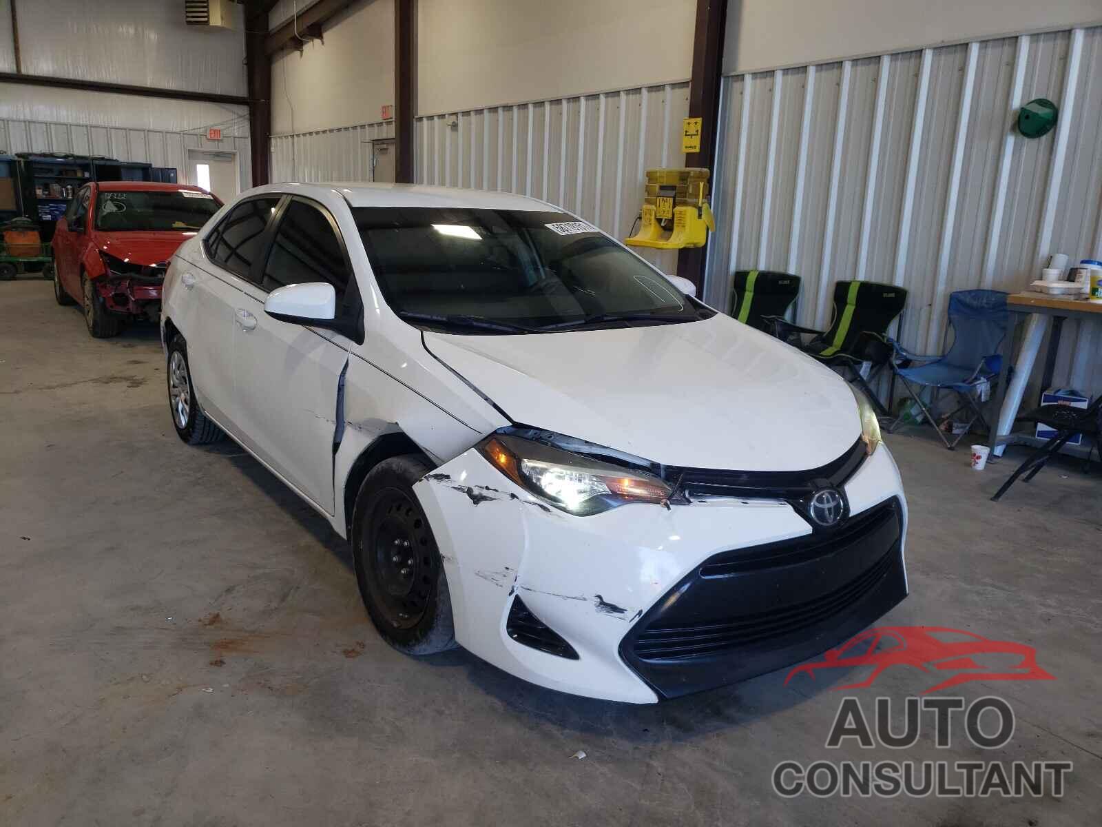 TOYOTA COROLLA 2018 - 5YFBURHE5JP756304