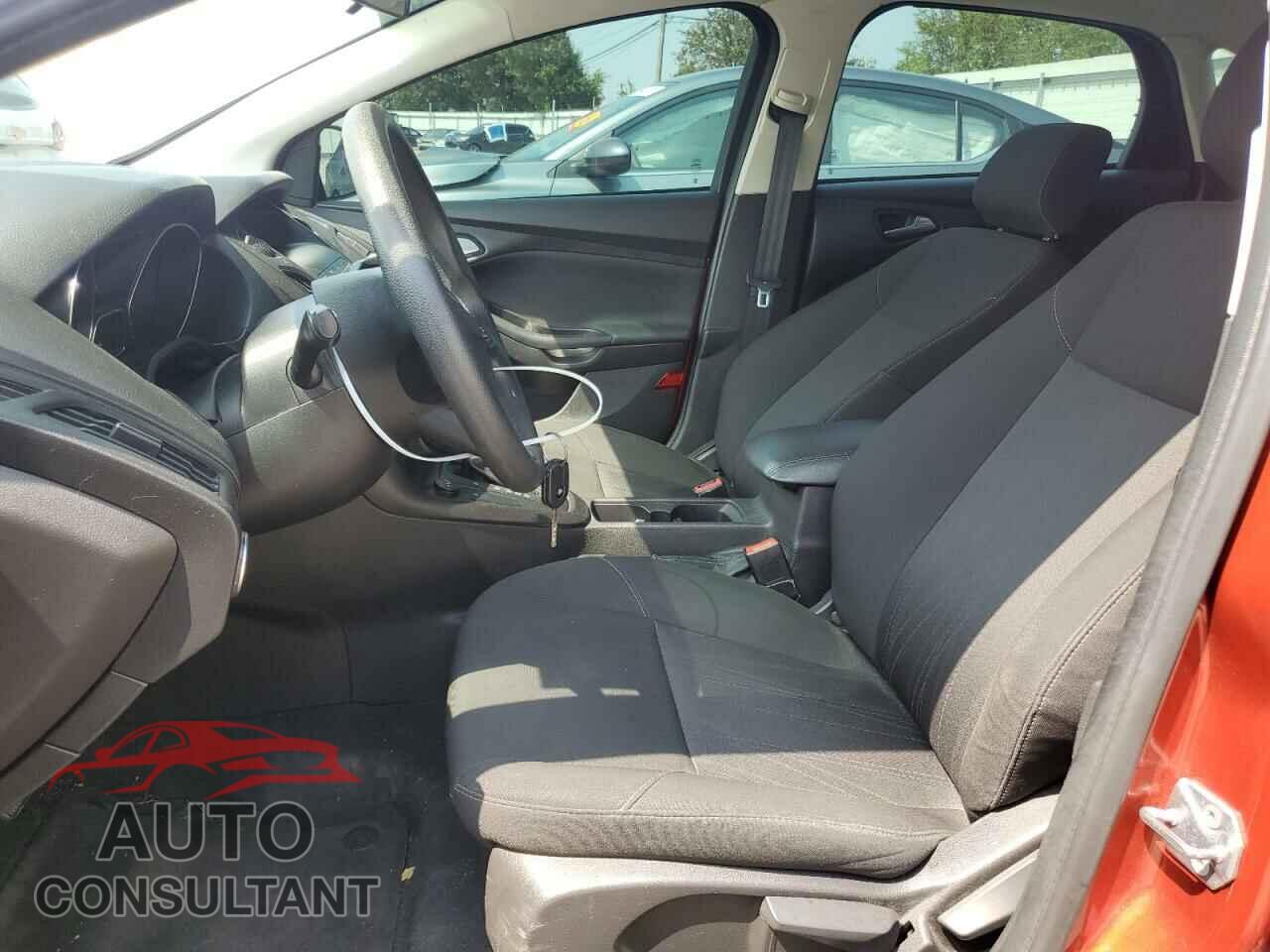 FORD FOCUS 2018 - 1FADP3FE1JL310584