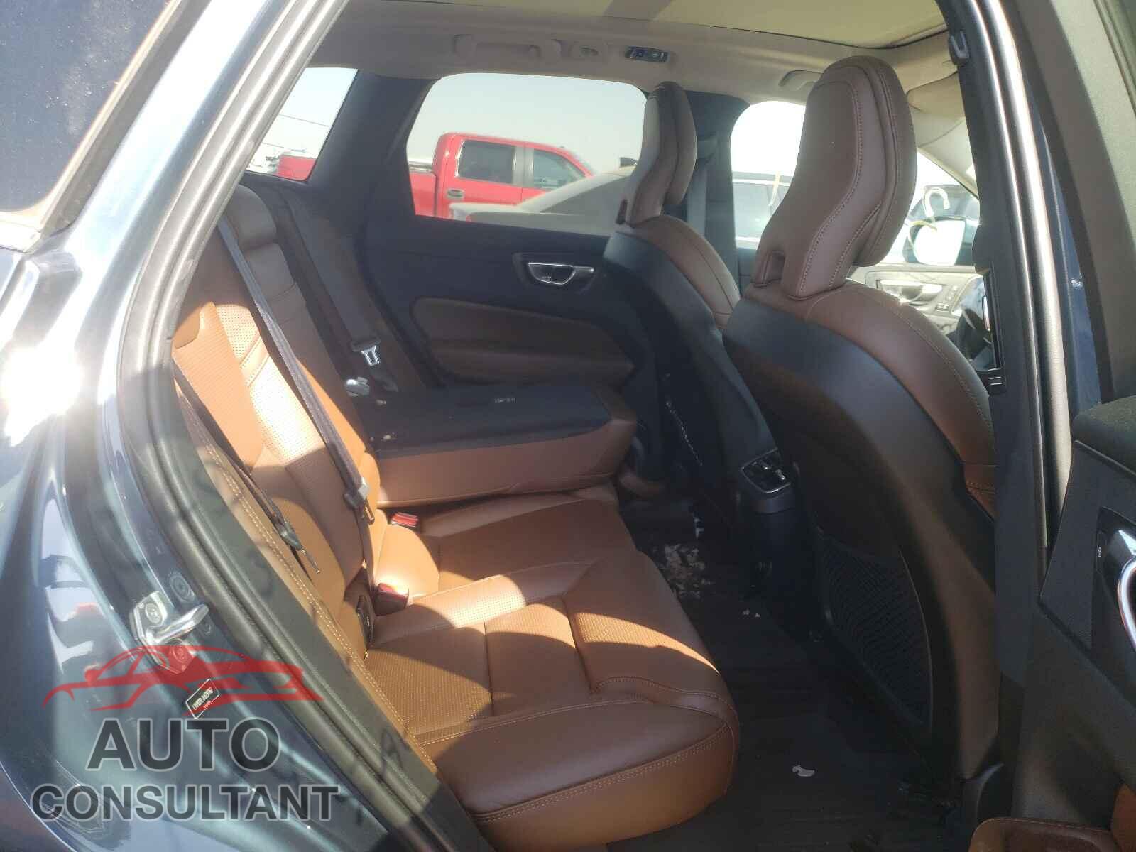 VOLVO XC60 2019 - LYV102RL0KB237767
