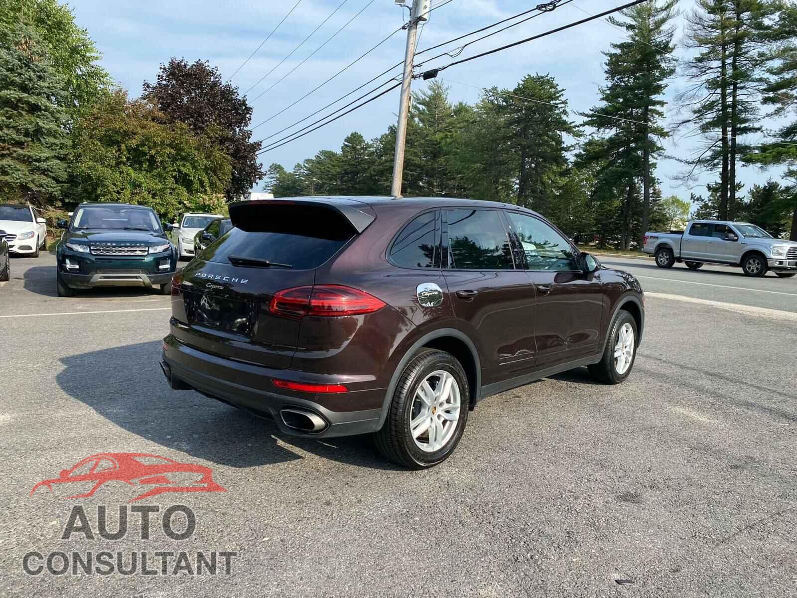 PORSCHE CAYENNE 2016 - WP1AA2A23GKA14761