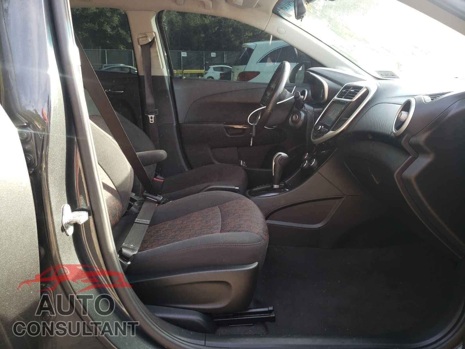 CHEVROLET SONIC 2017 - 1G1JD5SG8H4131870