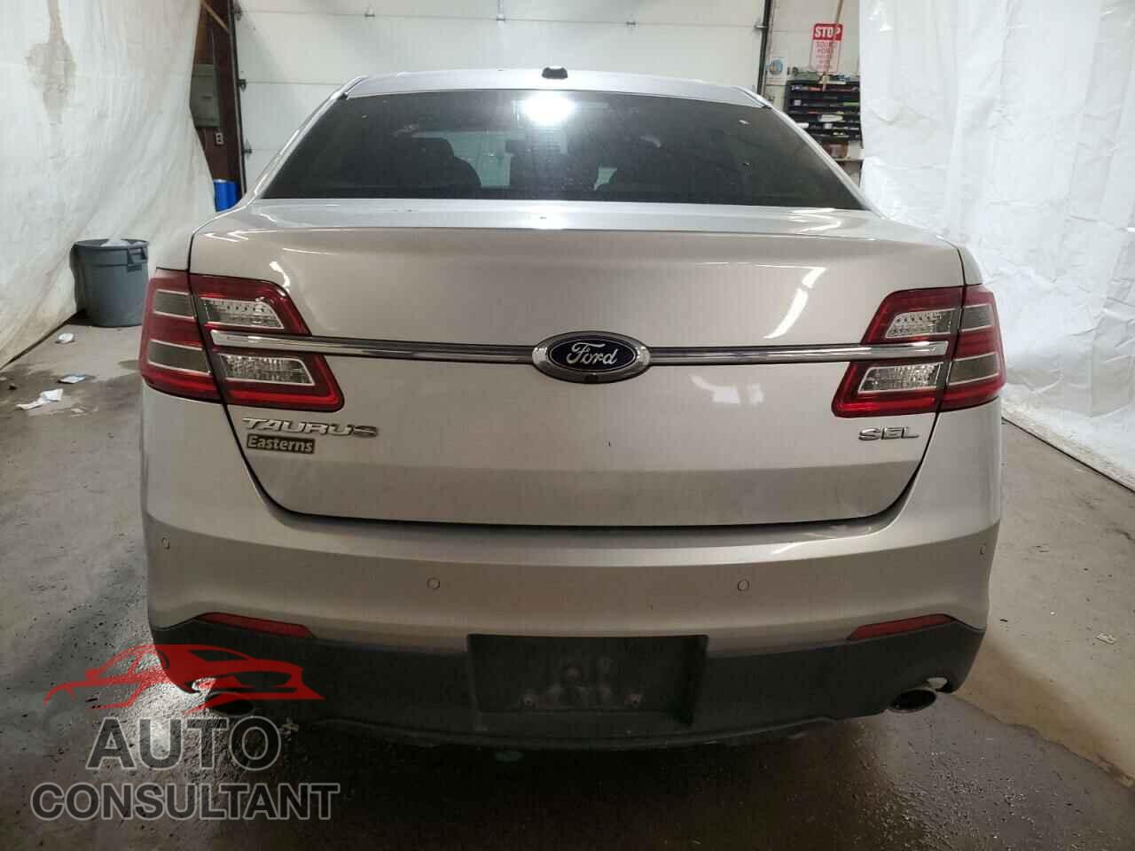 FORD TAURUS 2017 - 1FAHP2E83HG138147