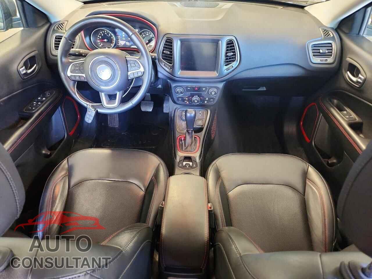 JEEP COMPASS 2018 - 3C4NJDDBXJT210471