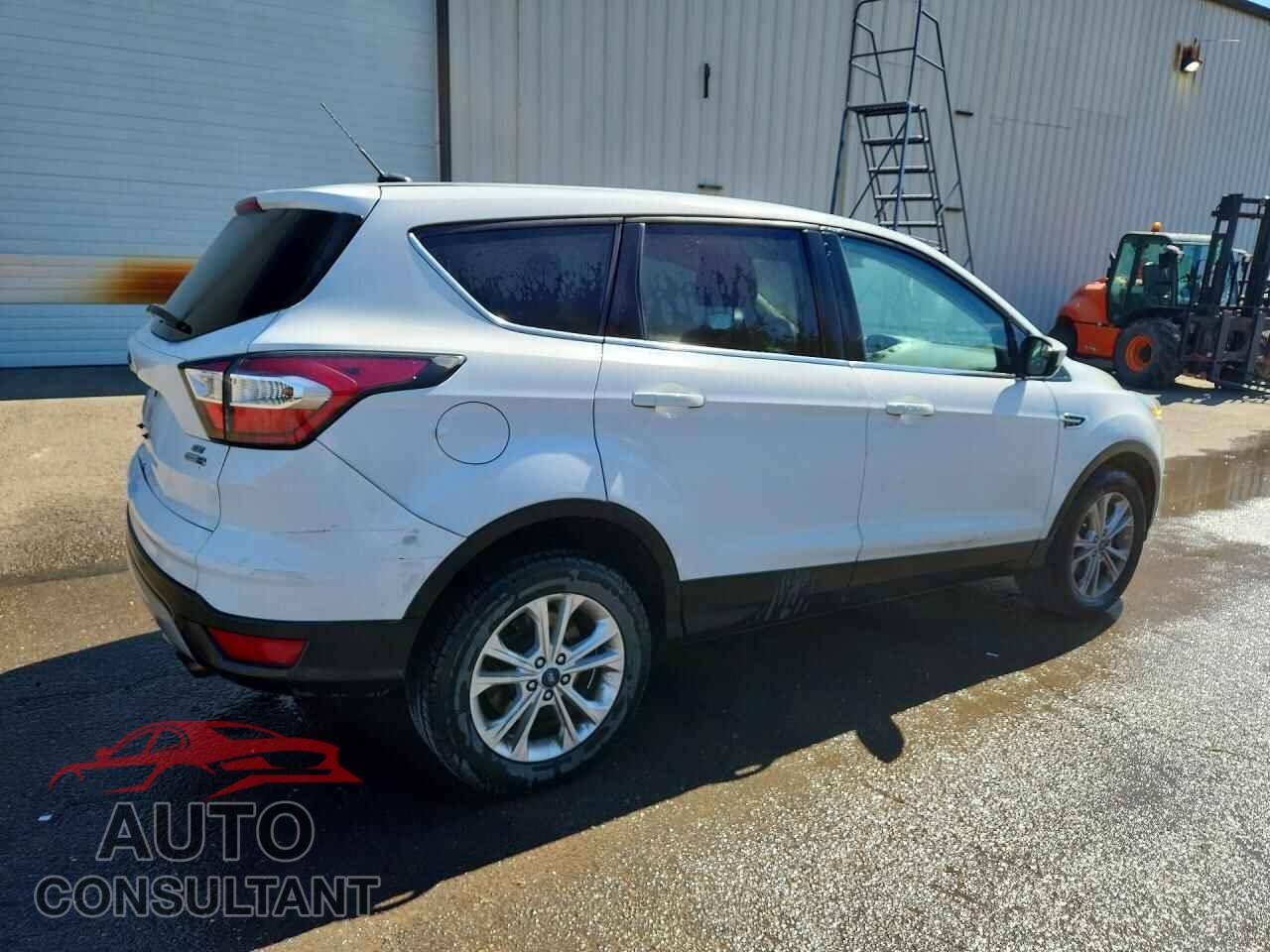 FORD ESCAPE 2017 - 1FMCU9GD5HUB45307