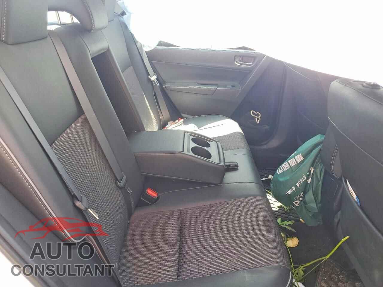 TOYOTA COROLLA 2015 - 2T1BURHE2FC299913