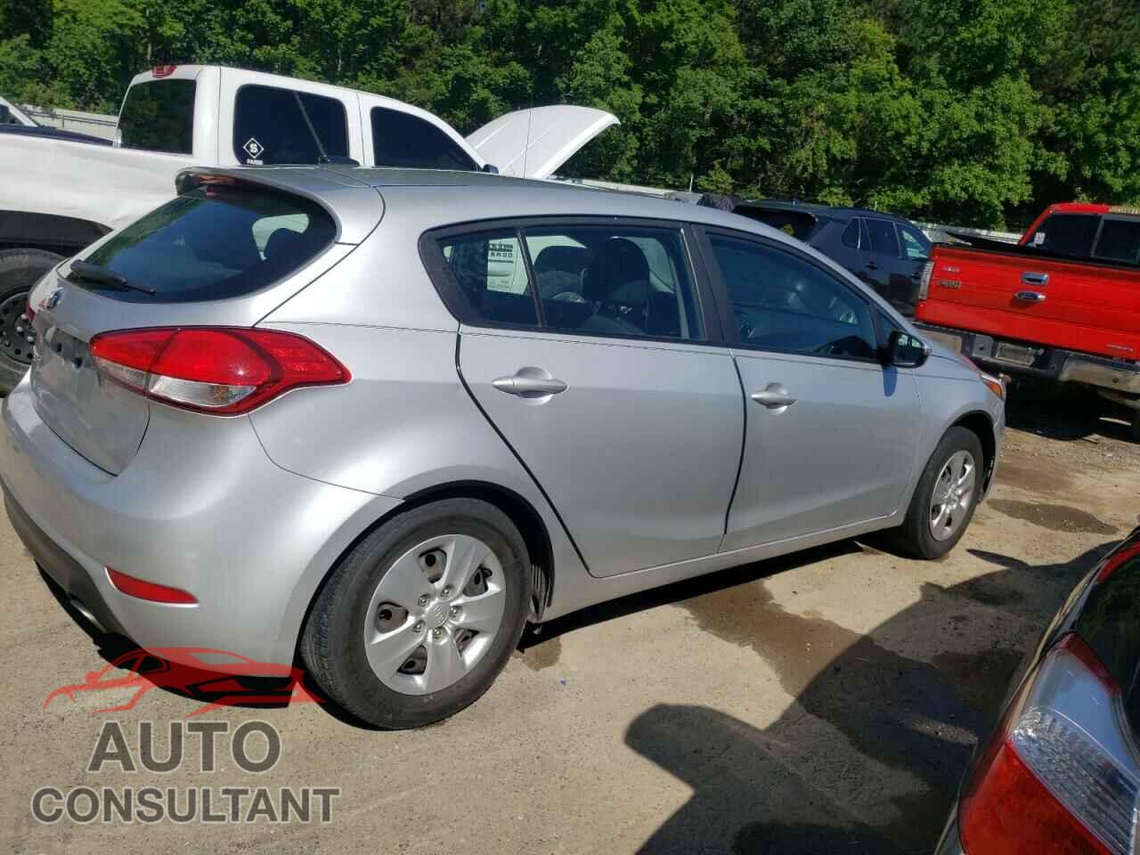 KIA FORTE 2017 - KNAFK5A81H5683392