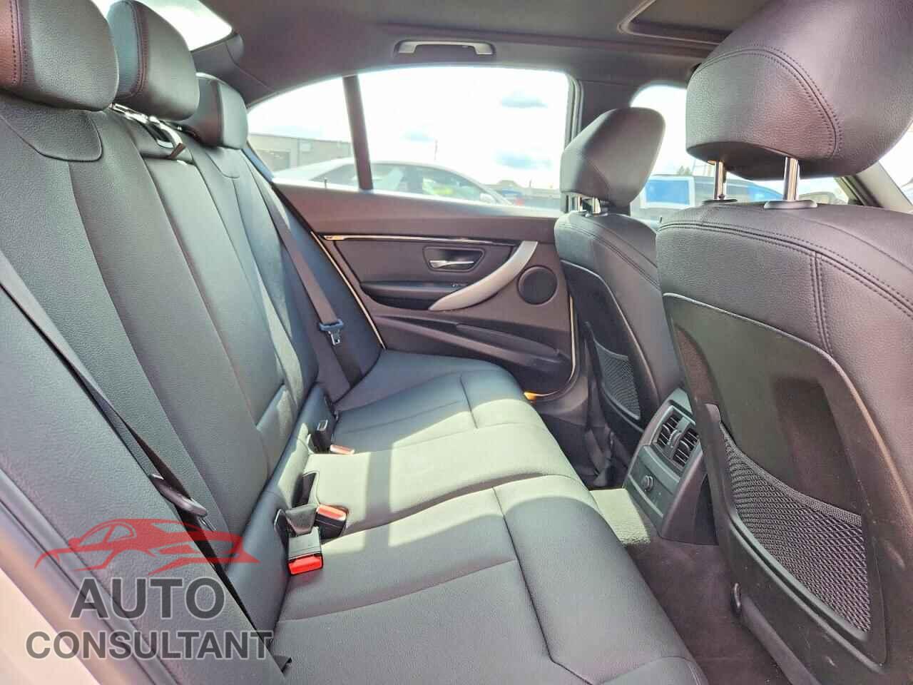 BMW 3 SERIES 2017 - WBA8D9C39HA012149