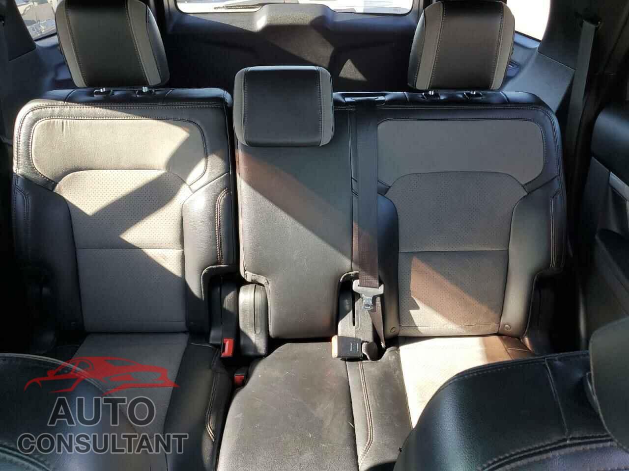 FORD EXPLORER 2017 - 1FM5K7D88HGC18369