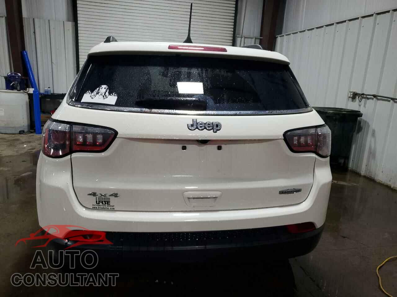 JEEP COMPASS 2020 - 3C4NJDBB0LT240052
