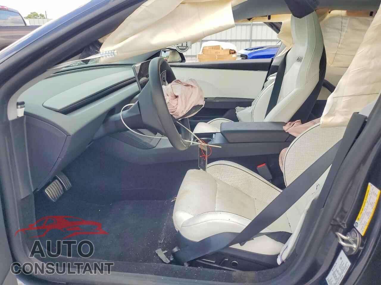 TESLA MODEL 3 2024 - 5YJ3E1ET3RF842367