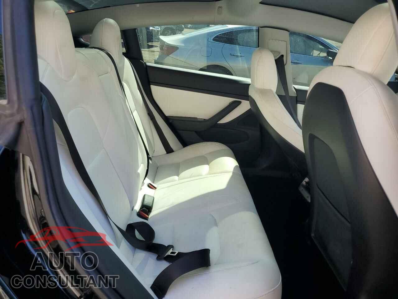 TESLA MODEL 3 2019 - 5YJ3E1EA5KF402963