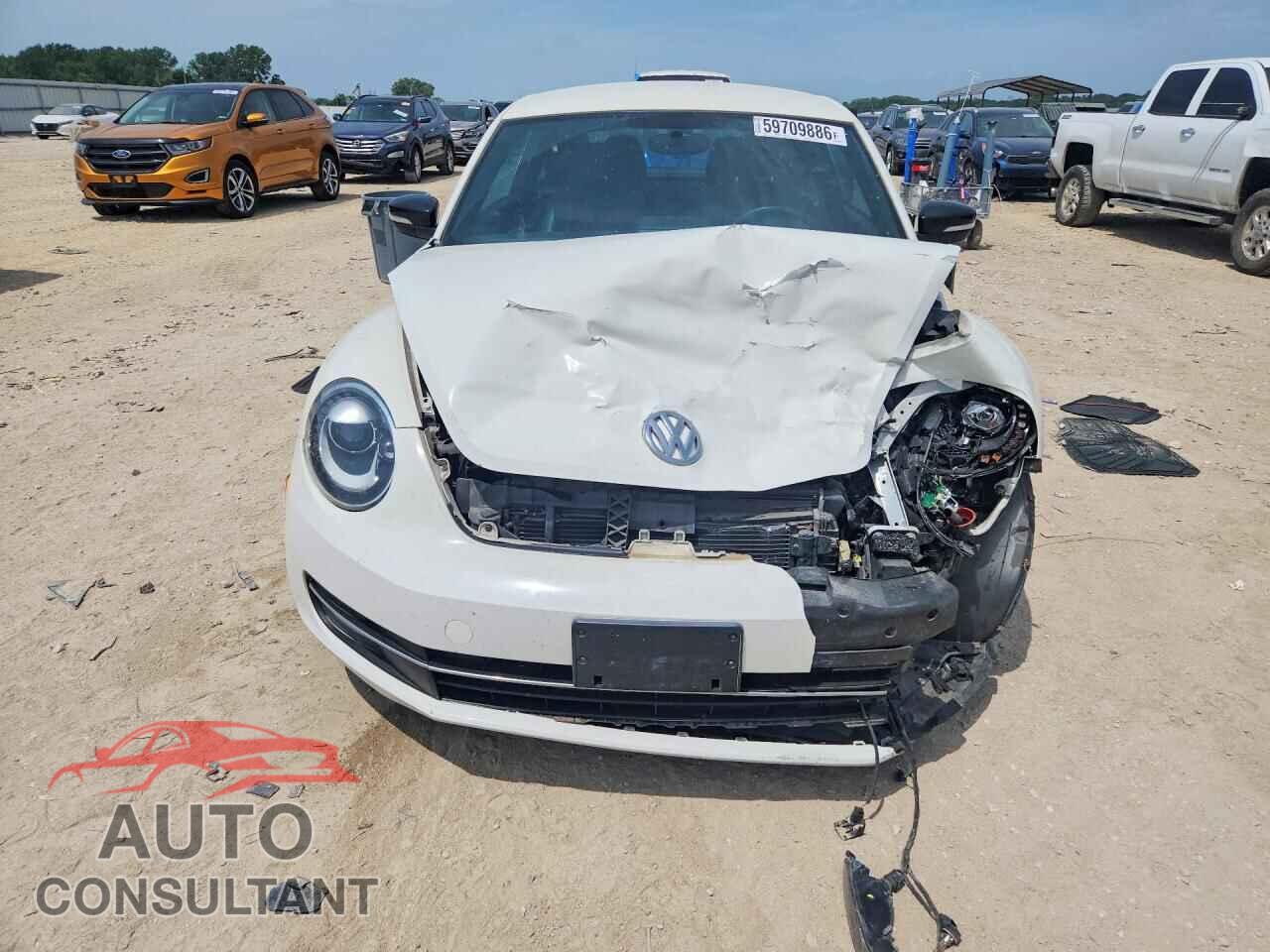 VOLKSWAGEN BEETLE 2012 - 3VWVA7AT9CM643885