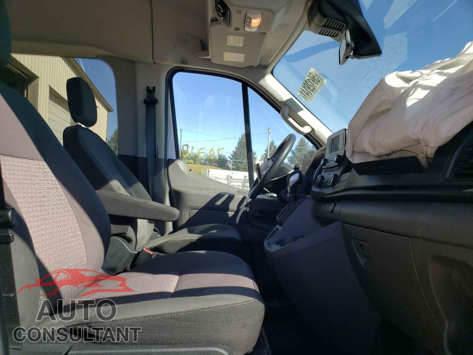 FORD TRANSIT CO 2020 - 1FBAX2C83LKA24352