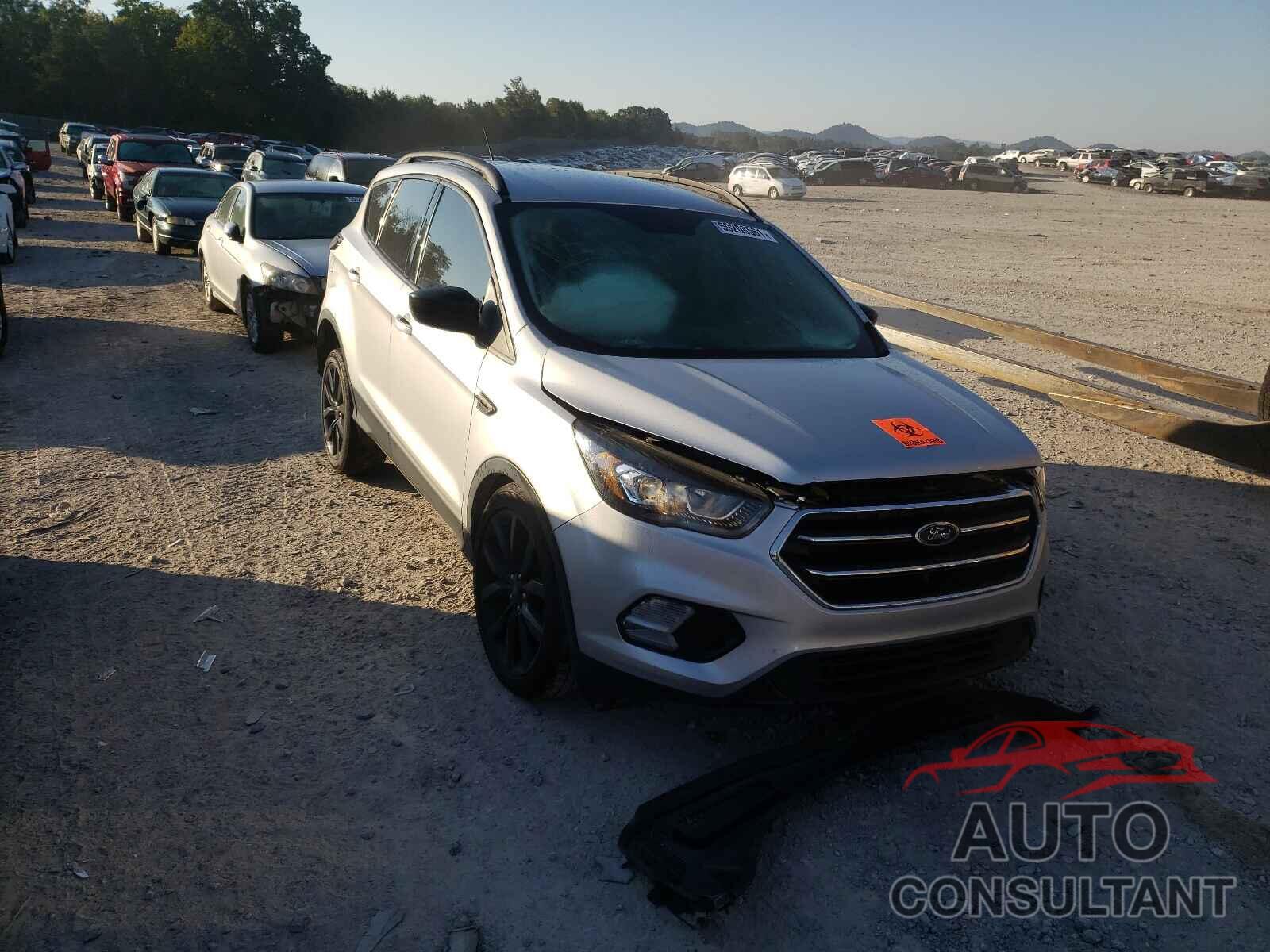 FORD ESCAPE 2018 - 1FMCU0GDXJUB26947
