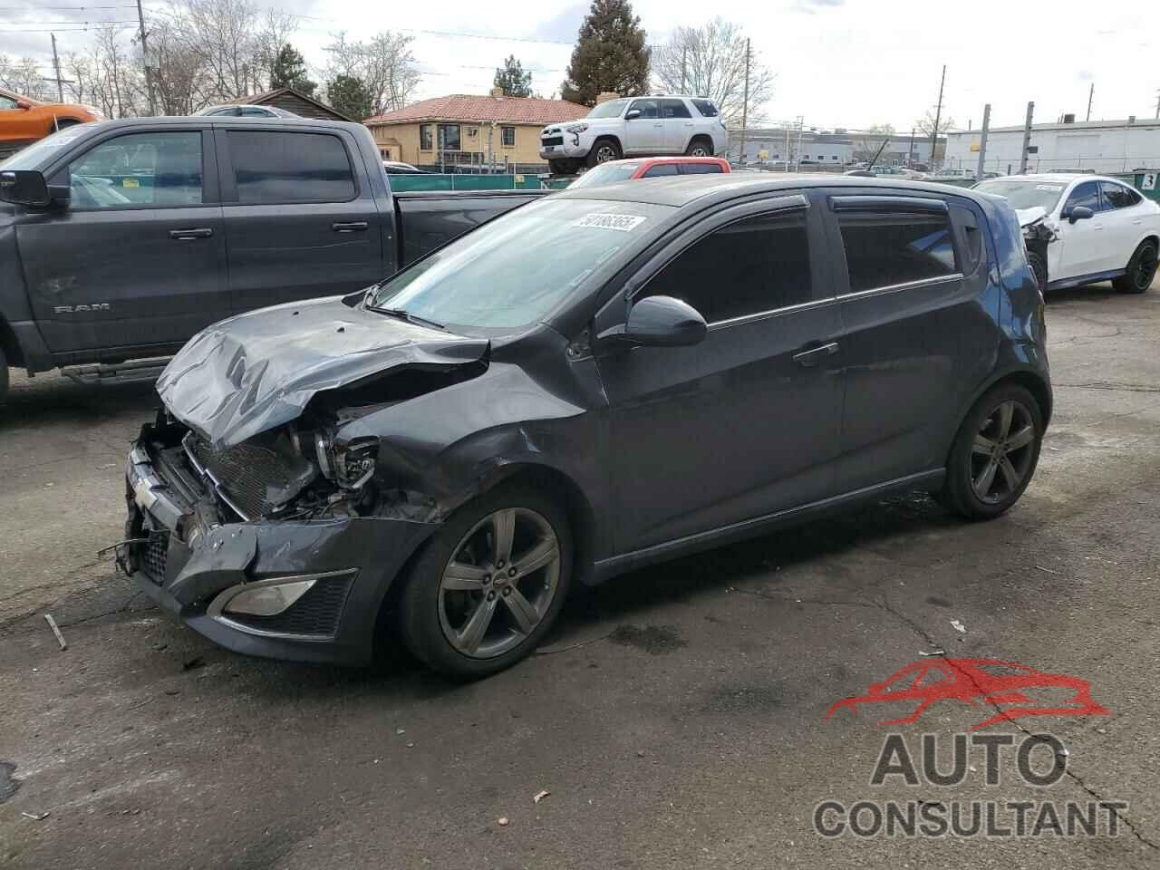 CHEVROLET SONIC 2016 - 1G1JH6SB1G4120450