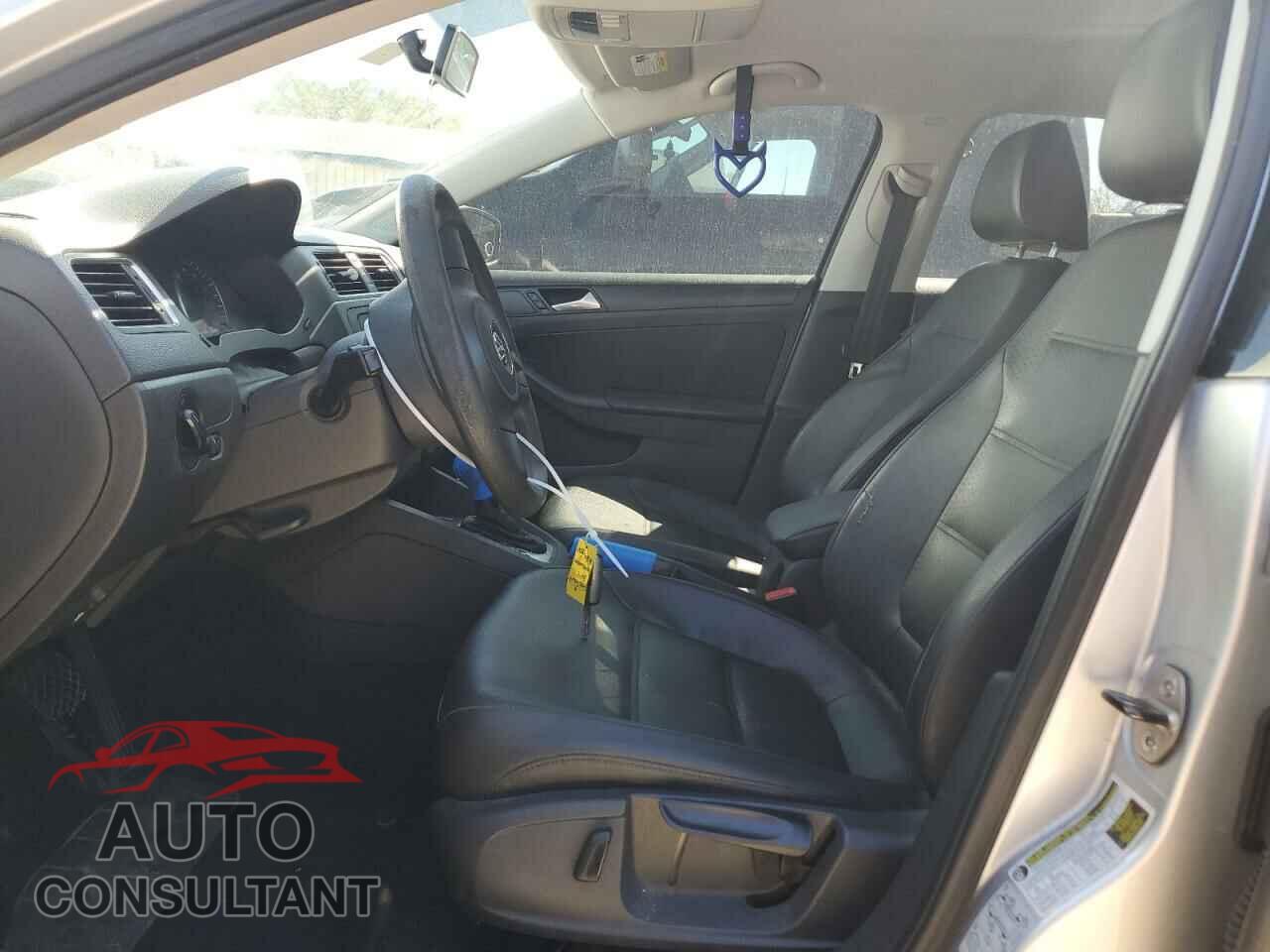 VOLKSWAGEN JETTA 2014 - 3VWD17AJ8EM268357