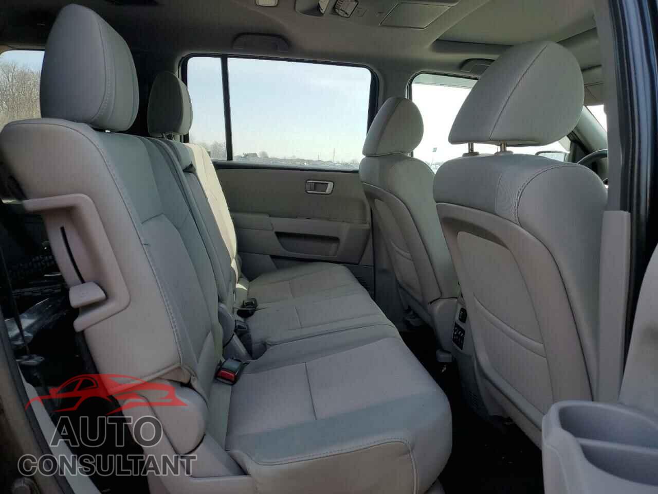 HONDA PILOT 2015 - 5FNYF4H35FB022190