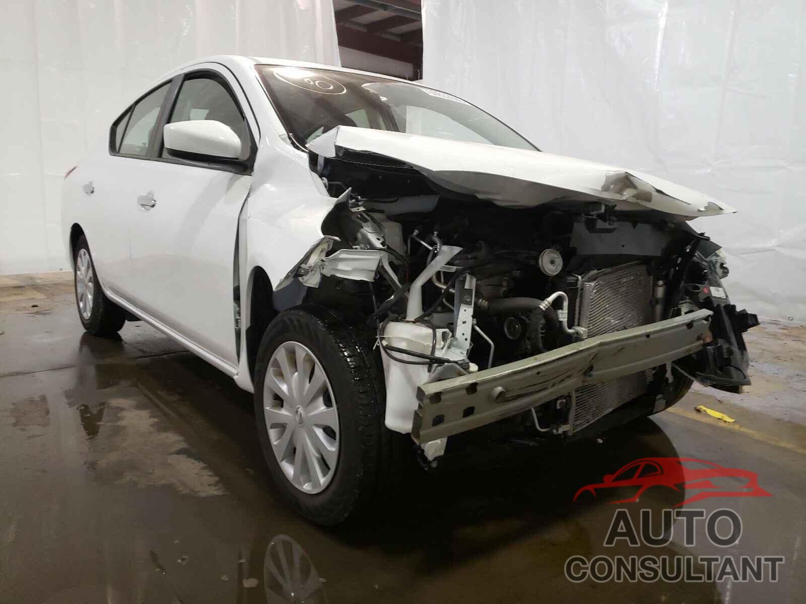 NISSAN VERSA 2018 - 3N1CN7AP8JL845964