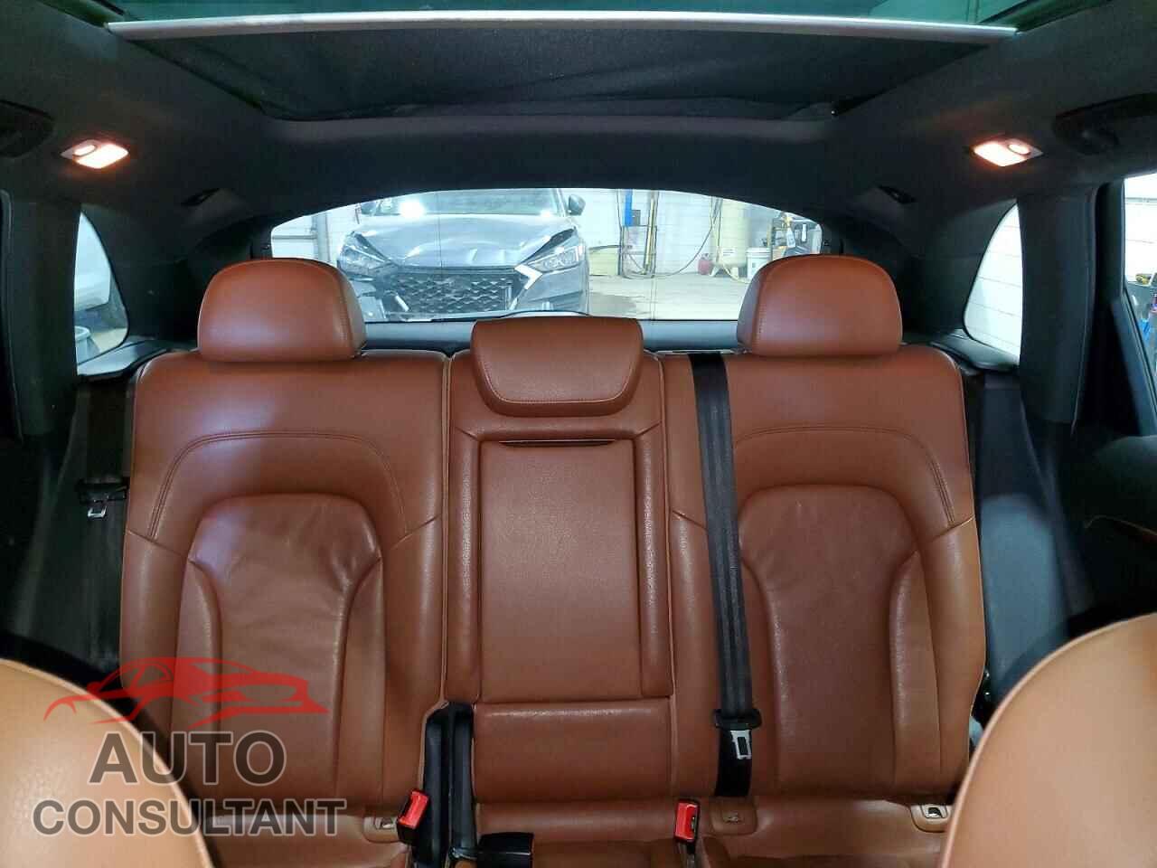AUDI Q5 2012 - WA1LFAFP6CA093654
