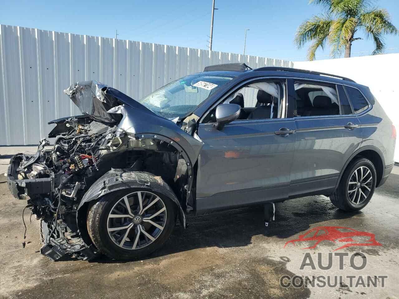 VOLKSWAGEN TIGUAN 2019 - 3VV3B7AX7KM077008